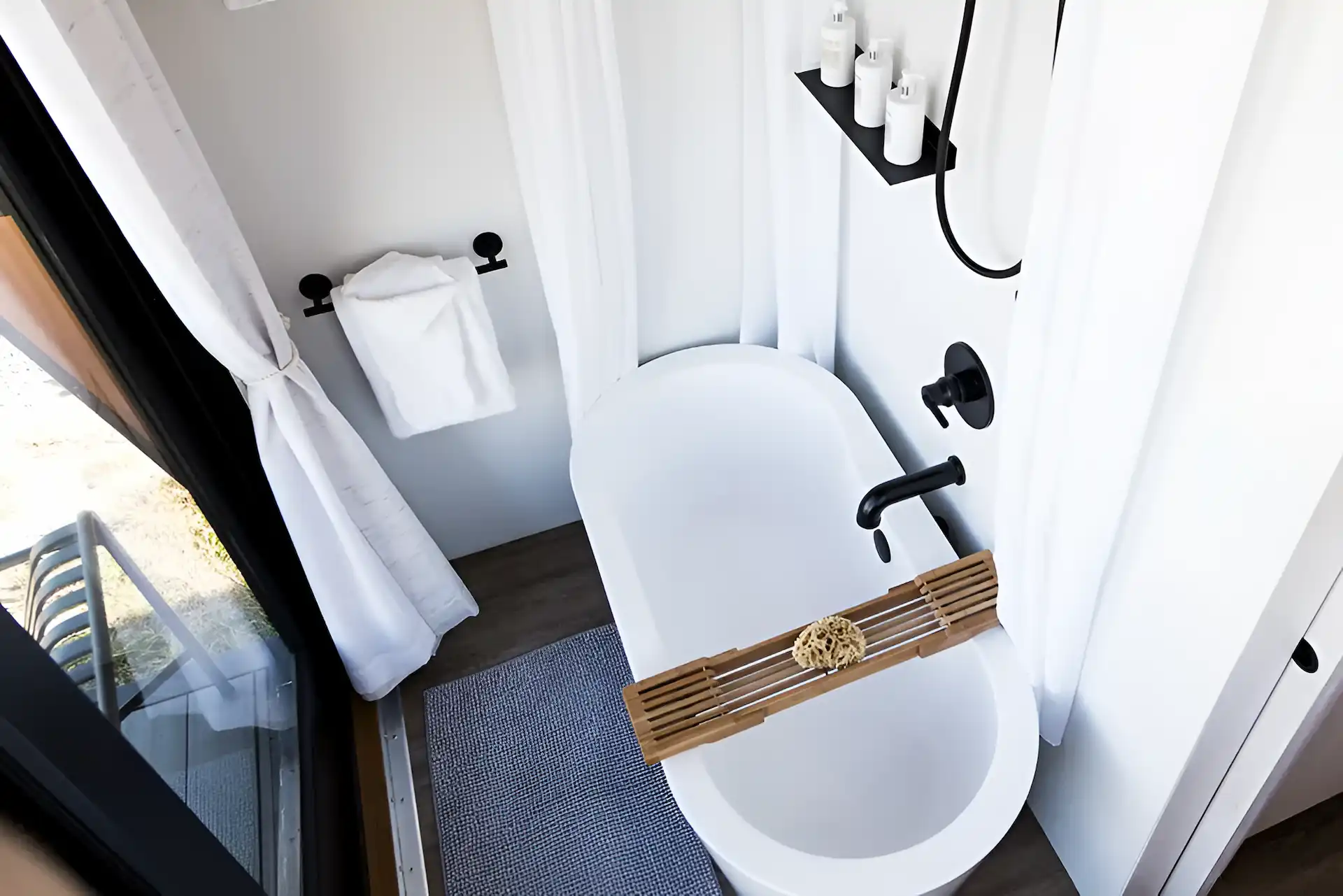 Outlook Shelter bathroom